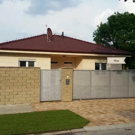 Feriehus Rekreacny Dom Flora